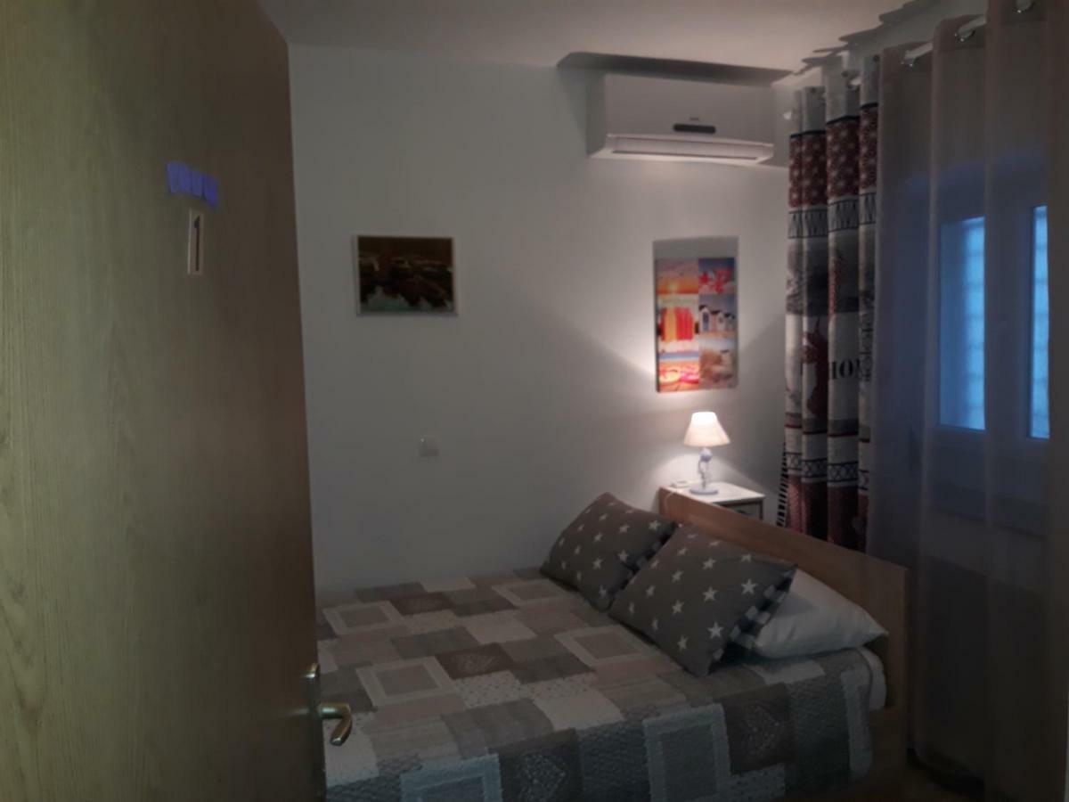 Studio Apartman & Rooms No1 ซาดาร์ ภายนอก รูปภาพ